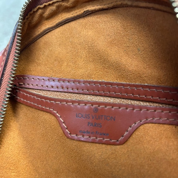 Original Louis Vuitton bag. Backpack style. Barely used! - Picture 7 of 8